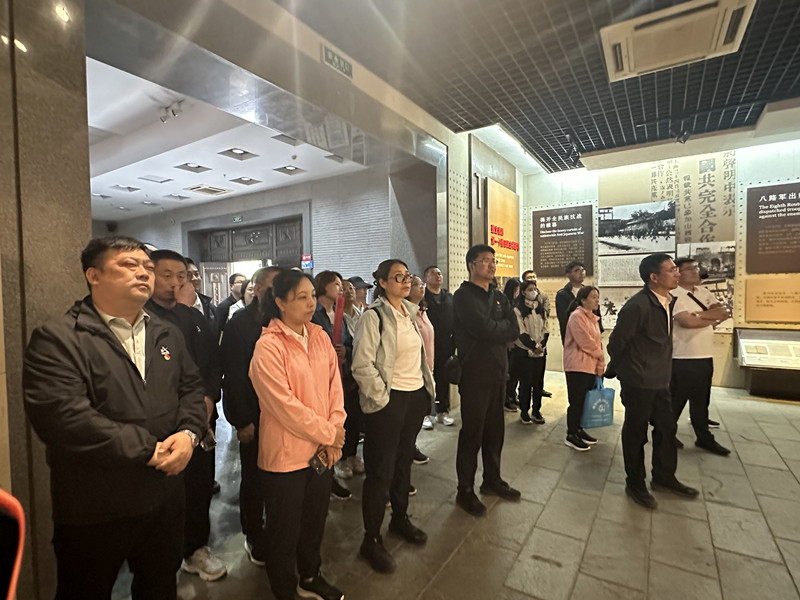 参观_副本.jpg