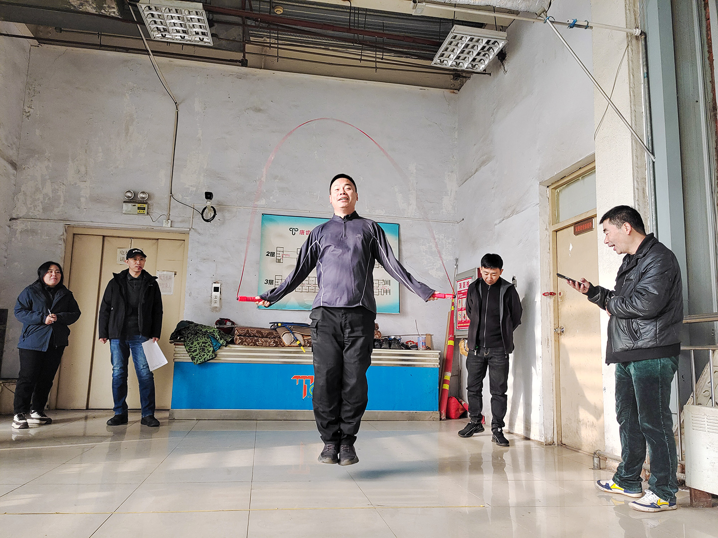 跳绳比赛3.jpg