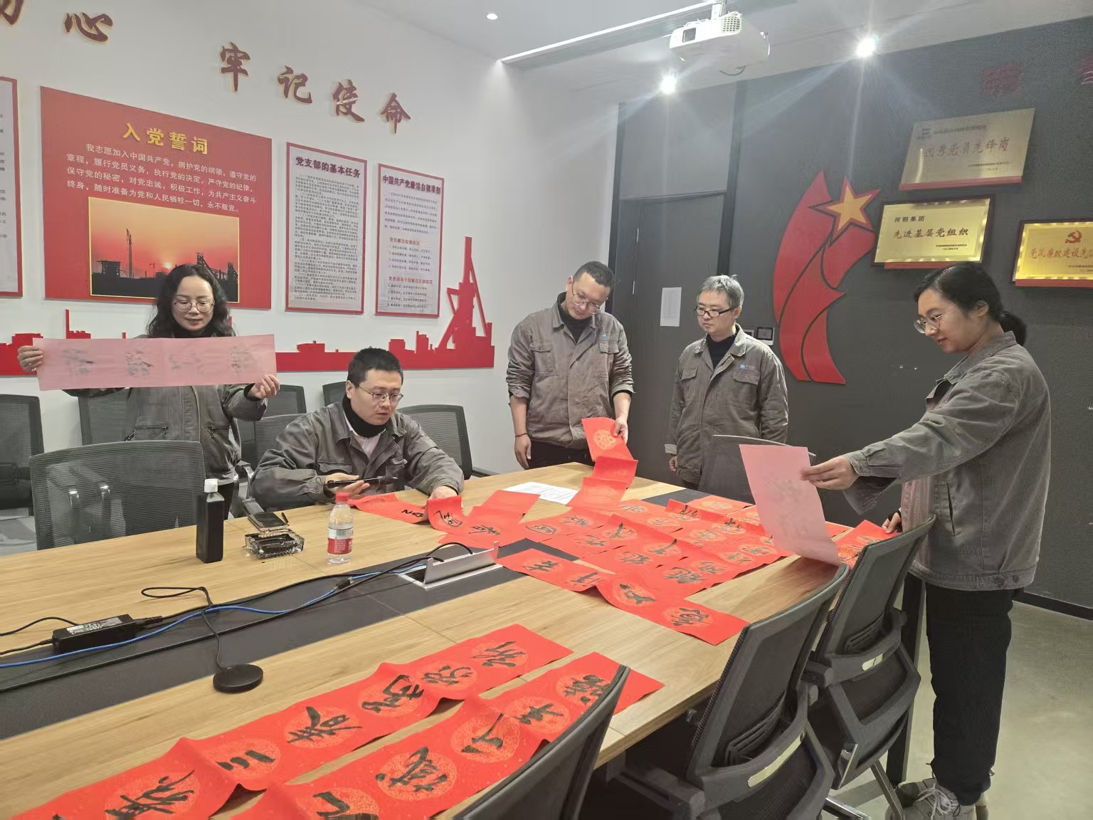 春联赠福.jpg