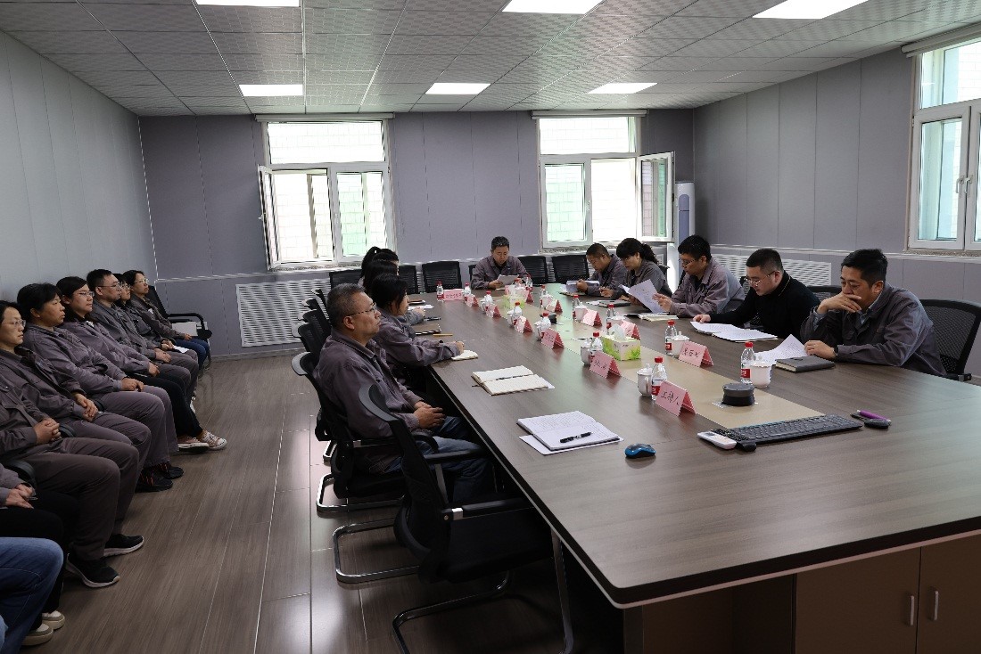 唐钢微尔自动化公司工会开展国家安全教育 筑牢职工国防意识防线.jpg