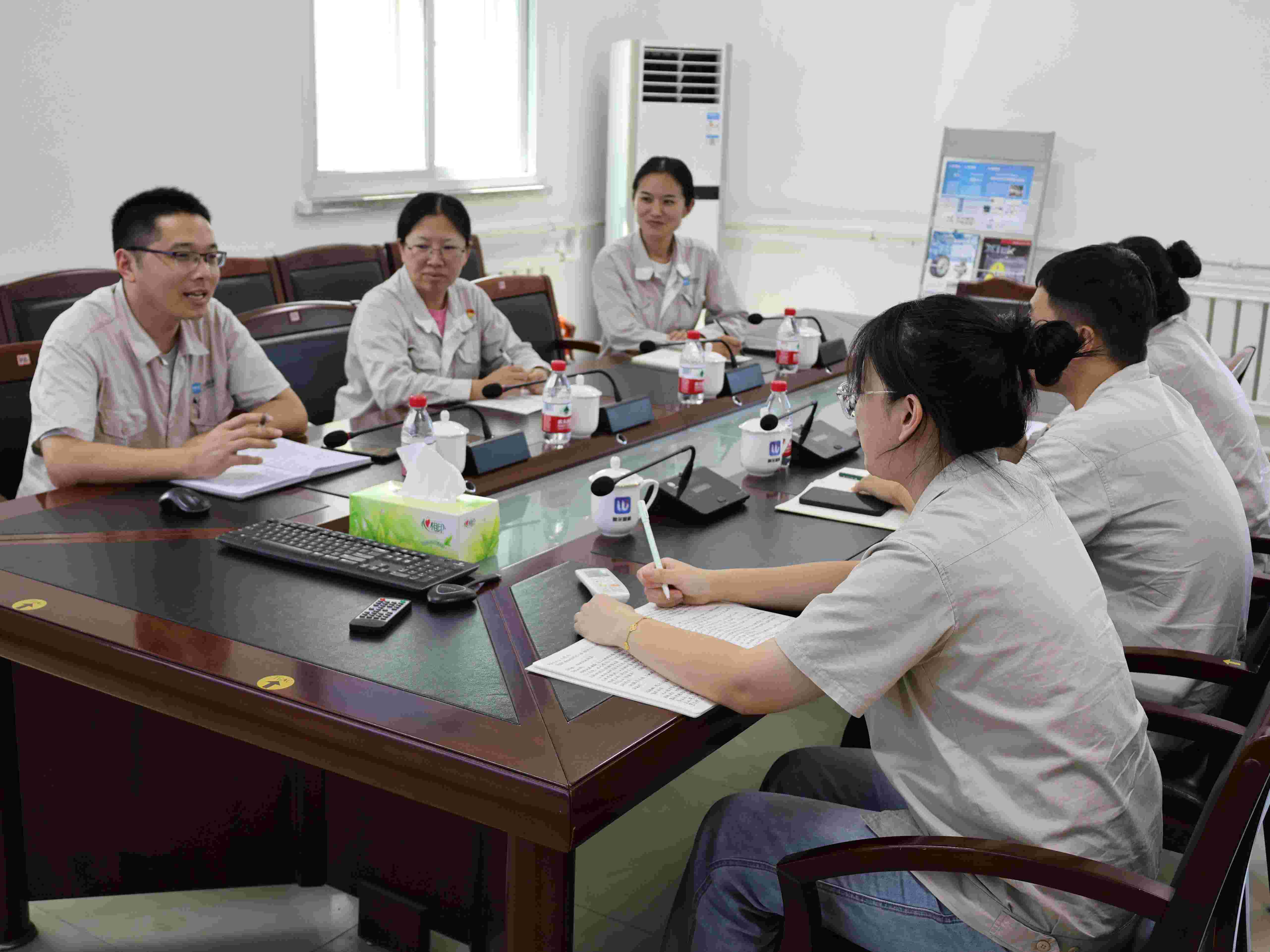 唐钢微尔自动化公司工会开展防震减灾宣传活动.jpg