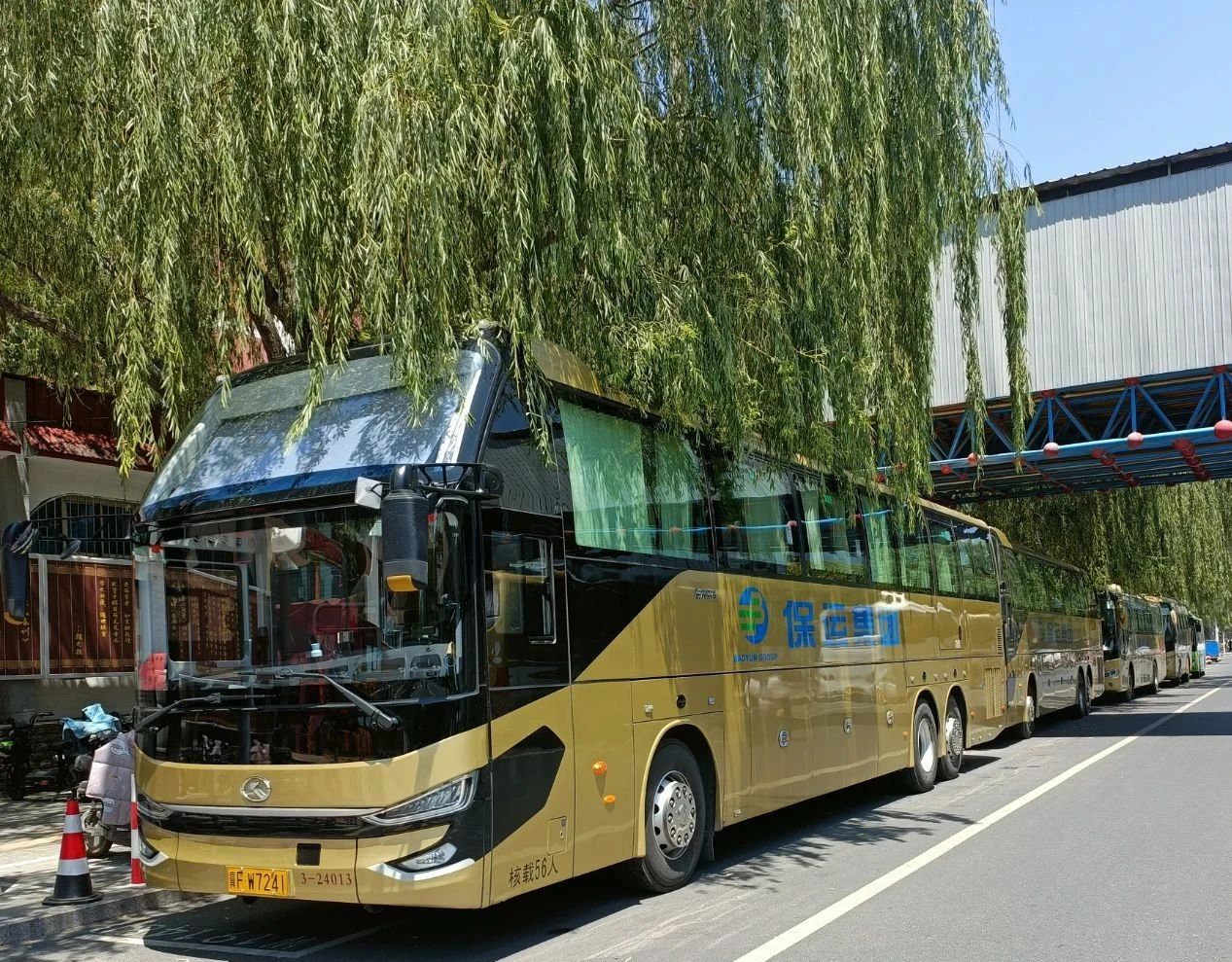 2.jpg