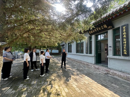 参观4.jpg