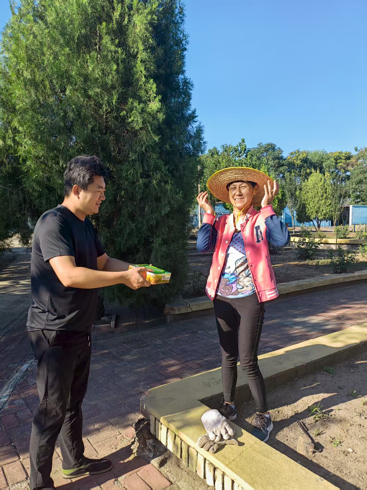 送清凉活动.jpg
